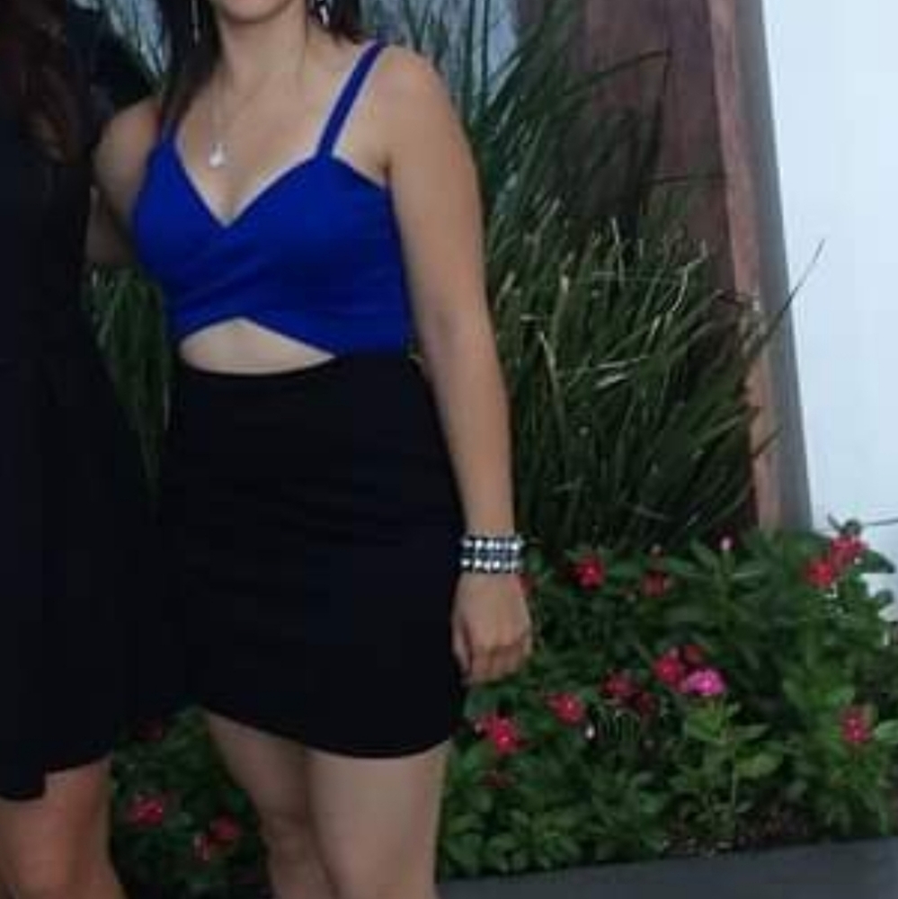 Dress with cut-out